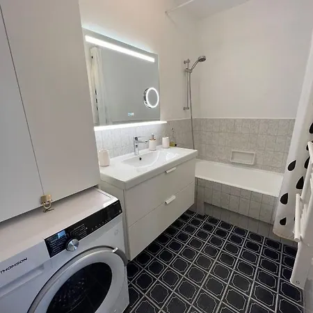 Seafront - Beautiful Flat With Aircon And Comfortable Loggia Vallauris Exterior photo