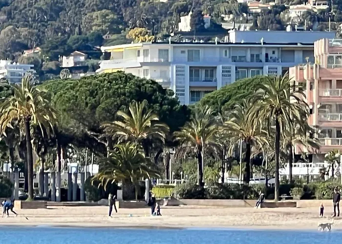 Seafront - Beautiful Flat With Aircon And Comfortable Loggia