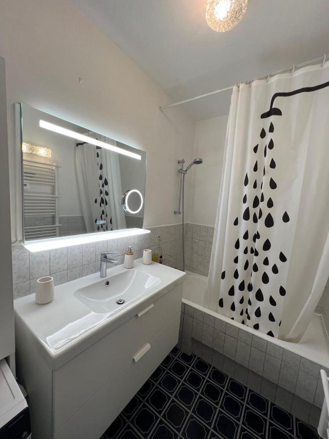 Seafront - Beautiful Flat With Aircon And Comfortable Loggia * Vallauris