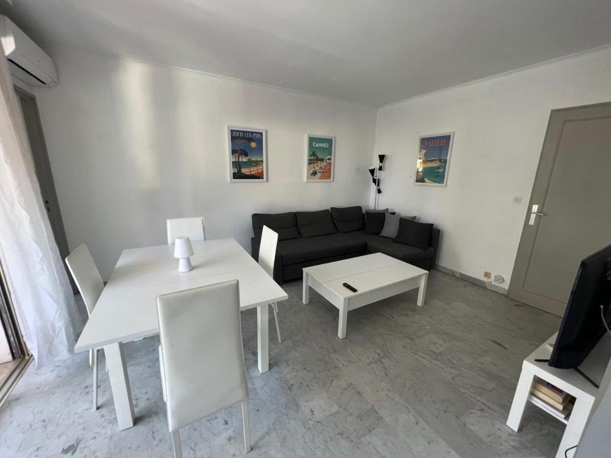 Seafront - Beautiful Flat With Aircon And Comfortable Loggia Apartment Vallauris