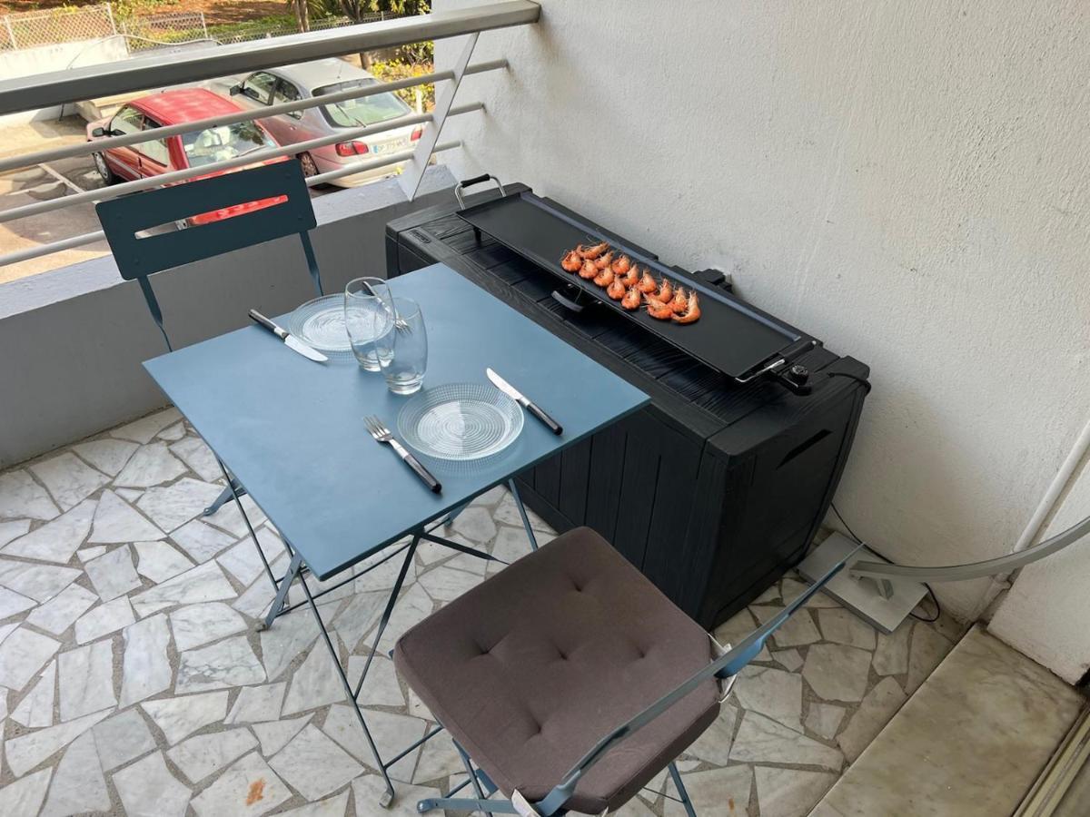 Seafront - Beautiful Flat With Aircon And Comfortable Loggia Vallauris
