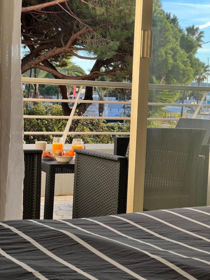 Apartment Seafront - Beautiful Flat With Aircon And Comfortable Loggia