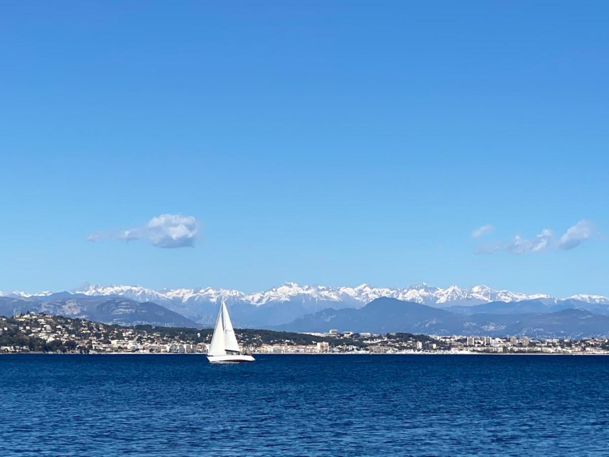 Seafront - Beautiful Flat With Aircon And Comfortable Loggia Apartment Vallauris